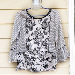 Loft.White/Blue bell sleeve women’s top Sz XS